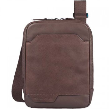 Сумочка / Барсетка Piquadro EUCLIDE/Brown верт. с отдел. для iPad mini на ремне CA3084S73_M Сумочка / Барсетка Piquadro EUCLIDE/Brown верт. с отдел. для iPad mini на ремне CA3084S73_M